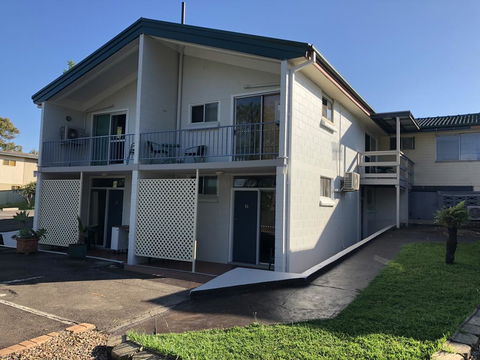 Breeze Inn - Kawana Tourism 2