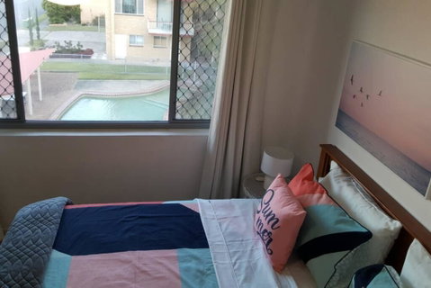 Bribie Beach King Bed Unit Overlooking Pool - Kawana Tourism 3