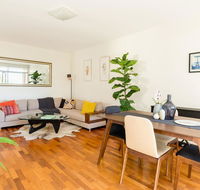 Bright and spacious apartment near Bronte beach - Kawana Tourism