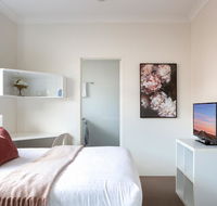 Bright Studio Steps from Westmead Hospital - Kawana Tourism
