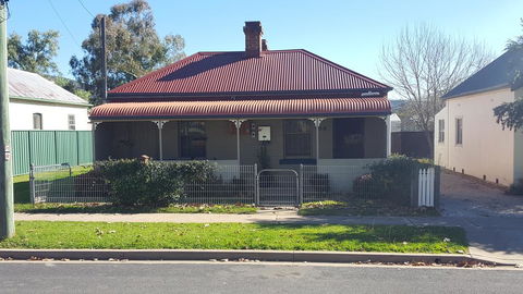 Browncoat Cottage Mudgee - Kawana Tourism 0