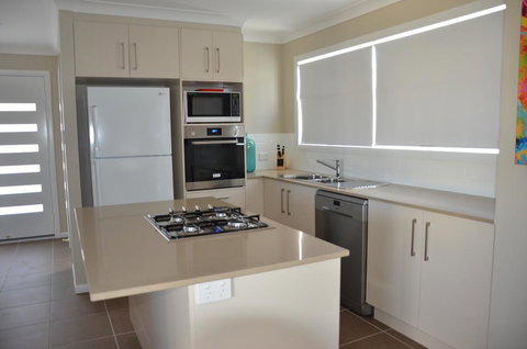 Bunya Vista Accommodation - Kawana Tourism 0