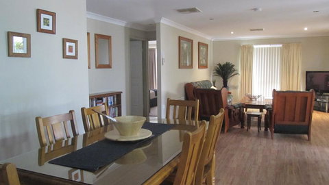 Bunya Vista Accommodation - Kawana Tourism 2