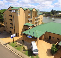 Burnett Riverside Hotel - Kawana Tourism
