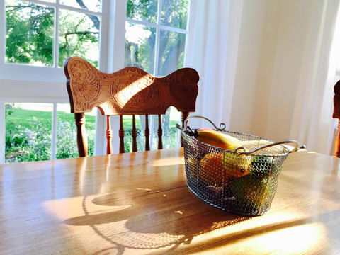 Cairnie Country Cottage - Kawana Tourism 1