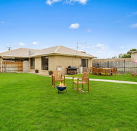 CAPEL Family Home large yard close to beach - Kawana Tourism