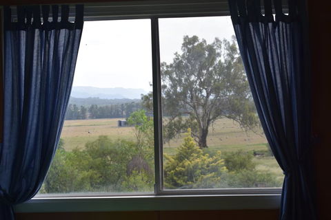 Capertee Valley Farmstays: Glenbrook Cottage - Kawana Tourism 2