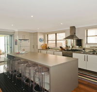 Casa Callala on King George - well appointed home - Kawana Tourism