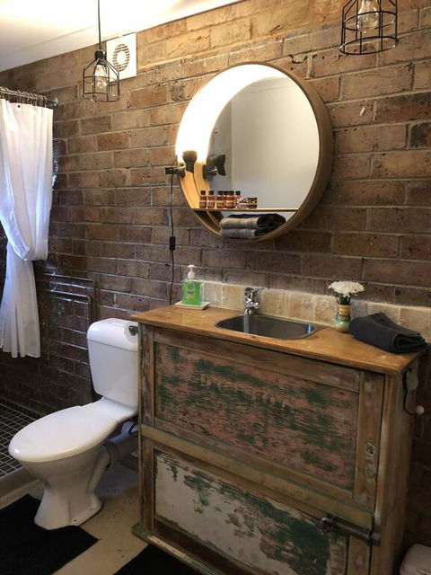 Casey Street Studio - Kawana Tourism 1