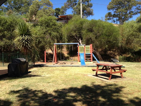 Castle Motel - Kawana Tourism 1