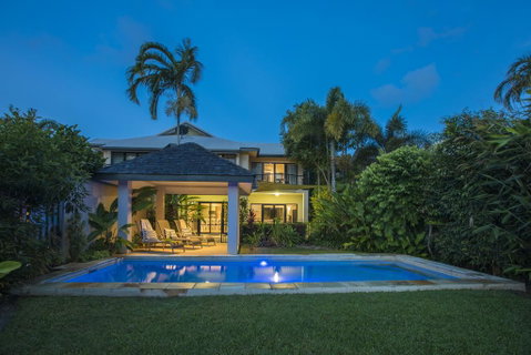 Catalina - Port Douglas - Kawana Tourism 0