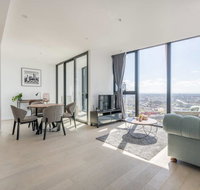 CBD  Garden View Stylish 1 Bedroom Apt Avant - Kawana Tourism