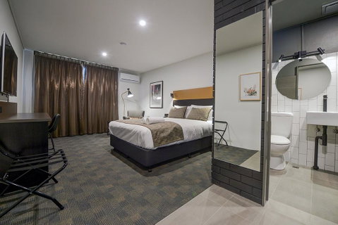 CBD Motor Inn - Kawana Tourism 0