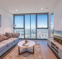 CBD Spectacular View 2 Bedroom Apt Victoria One - Kawana Tourism