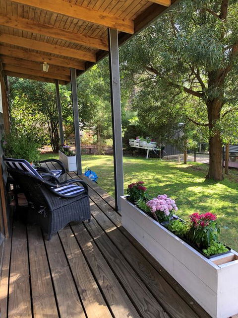 Cedar Country Retreat - Kawana Tourism 0