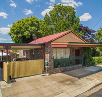Central Armidale 2-Bedroom Apartment - Kawana Tourism