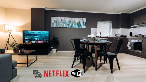 Central City Convenience - Free Parking & WiFi - Kawana Tourism 0