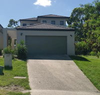 Central Gold Coast Large Modern Elevated House - Kawana Tourism