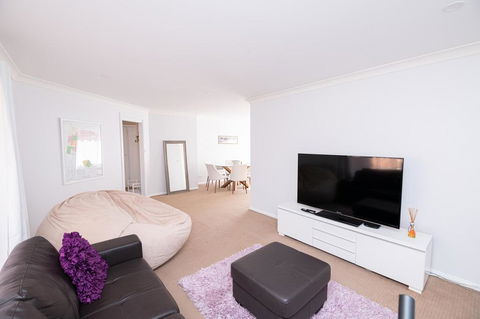 Central March 2 Bed, Walk Everywhere - Kawana Tourism 0