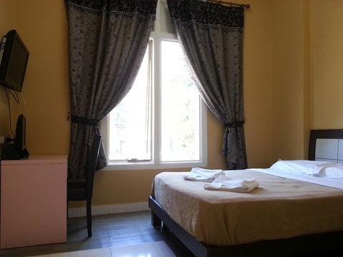 Central Private Hotel - Kawana Tourism 1