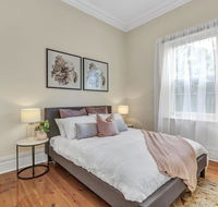 Character Home - Easy Tram to City - Kawana Tourism