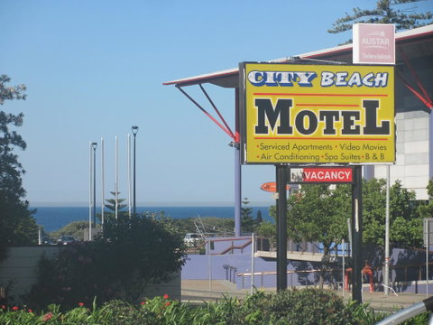 City Beach Motel - Kawana Tourism 0