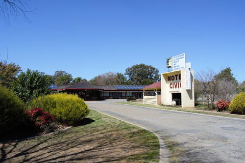 Civic Motor Inn - Kawana Tourism 0