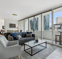 Clean  Bright Apartment in the Heart of the City - Kawana Tourism