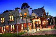 Book Lancefield Accommodation Vacations Kawana Tourism Kawana Tourism