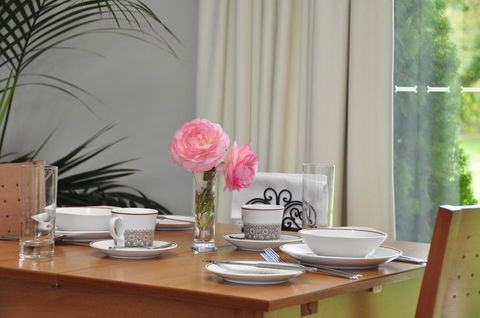 Clifton Gardens B&B - Kawana Tourism 0