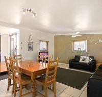 Close to Water Restaurants and Clubs Toorbul St Bongaree - Kawana Tourism