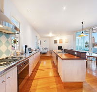 Coastal Penthouse at Coogee Beach - Kawana Tourism