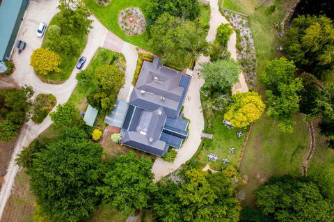 Cobb's Hill Homestead - Kawana Tourism 3