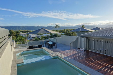 Coconut Grove - Kawana Tourism 2