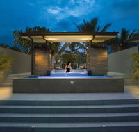 Coconut Grove - Kawana Tourism