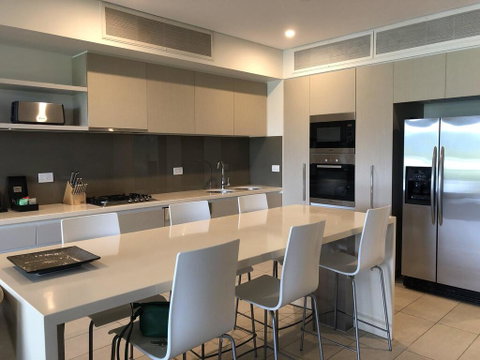Coconut Grove 402 - Kawana Tourism 1