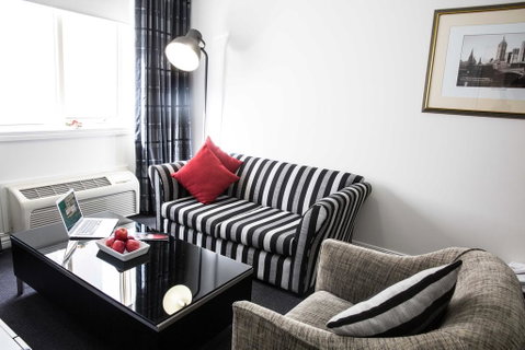 Collins Hotel - Kawana Tourism 3