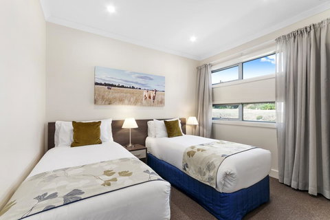 Comfort Inn & Suites Warragul - Kawana Tourism 1