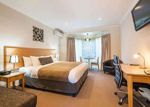 Comfort Inn Coach & Bushmans - Kawana Tourism 0