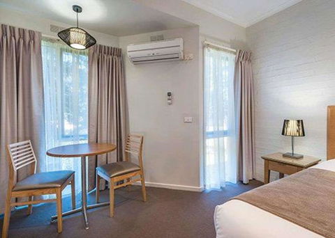 Comfort Inn Coach & Bushmans - Kawana Tourism 3