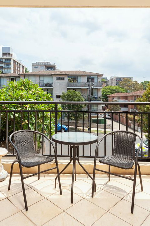 Comfy Coogee 1 Bedroom Hideaway - Kawana Tourism 3