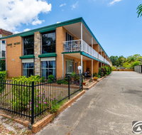 Comfy Ground Floor Unit opposite waterfront Welsby Pde Bongaree - Kawana Tourism