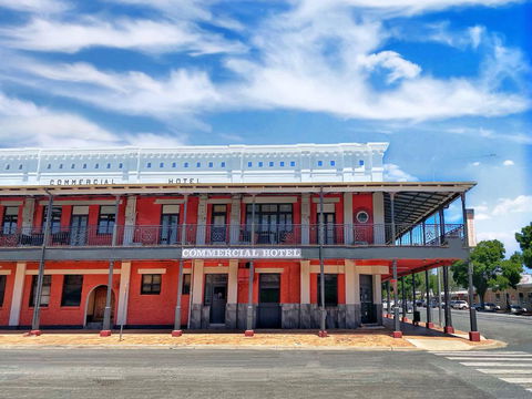 Commercial Hotel Hay - Kawana Tourism 2