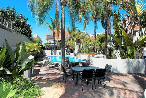 Como Mezzanine Retreat - Kawana Tourism 2