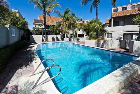 Como Mezzanine Retreat - Kawana Tourism 3