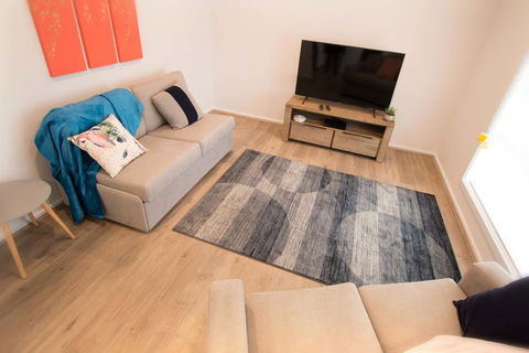 Contemporary Esprit With River Reserve Access - Kawana Tourism 2