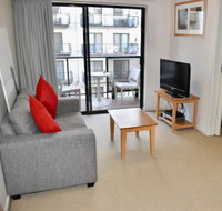 Convenient City Apartment with Pool Gym and Tennis Court - Kawana Tourism