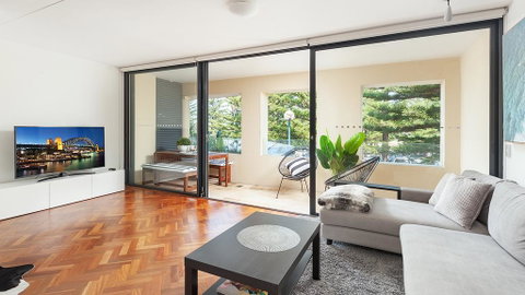 Coogee Beach Pad - Kawana Tourism 0