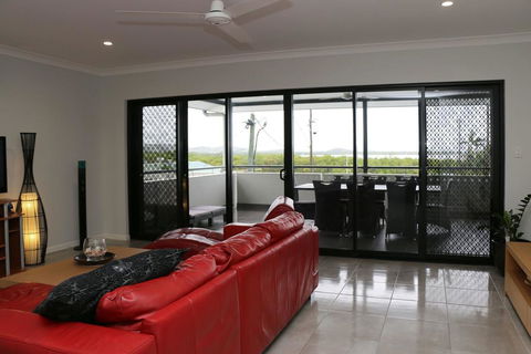 Cooktown Harbour View Luxury Apartments - Kawana Tourism 0