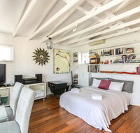 Cool Architect-Designed Studio Close To CBD - Kawana Tourism